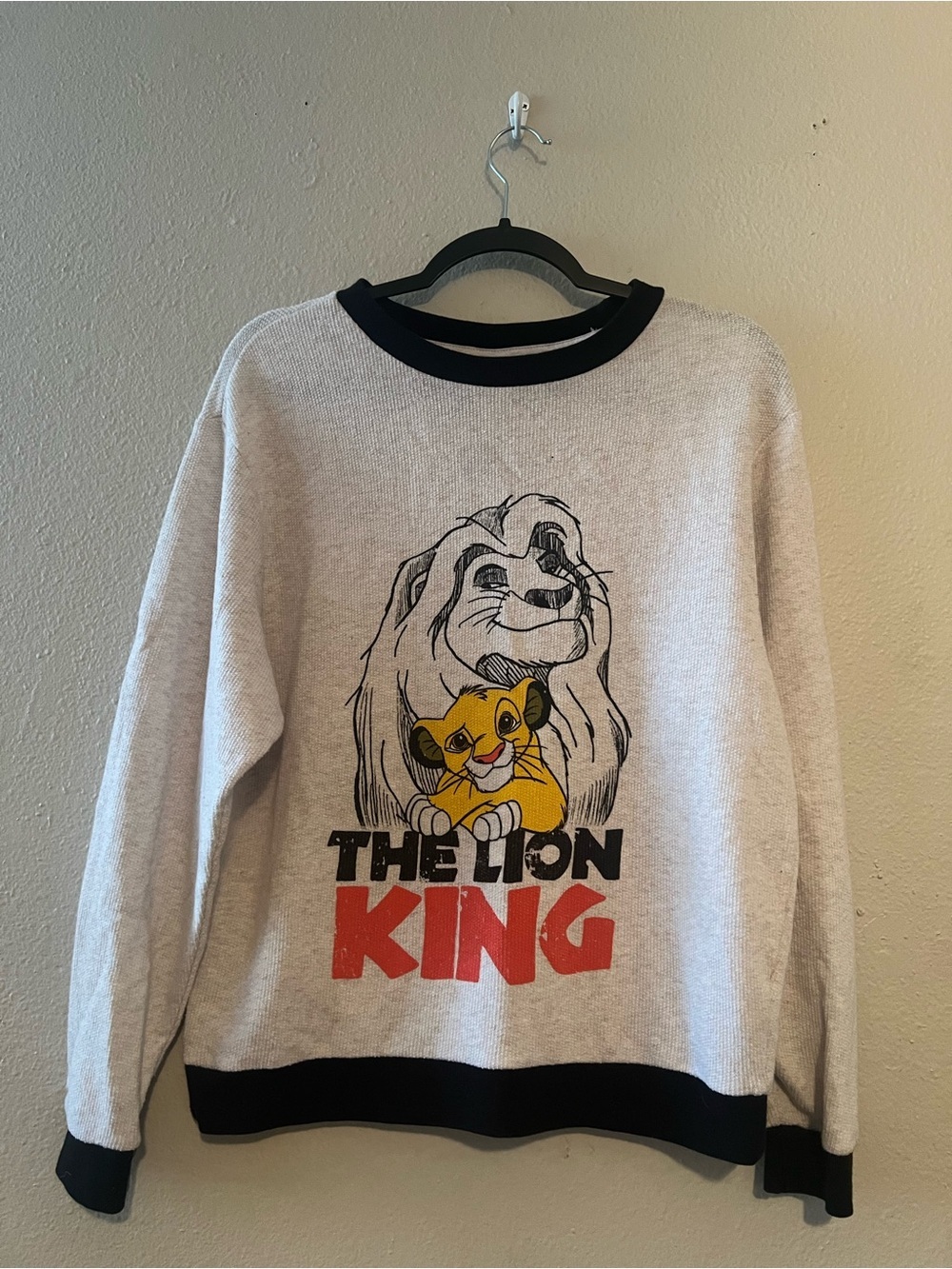 Disney’s The Lion King Waffle Knit Top Women's Size Medium Simba Mufassa Beige